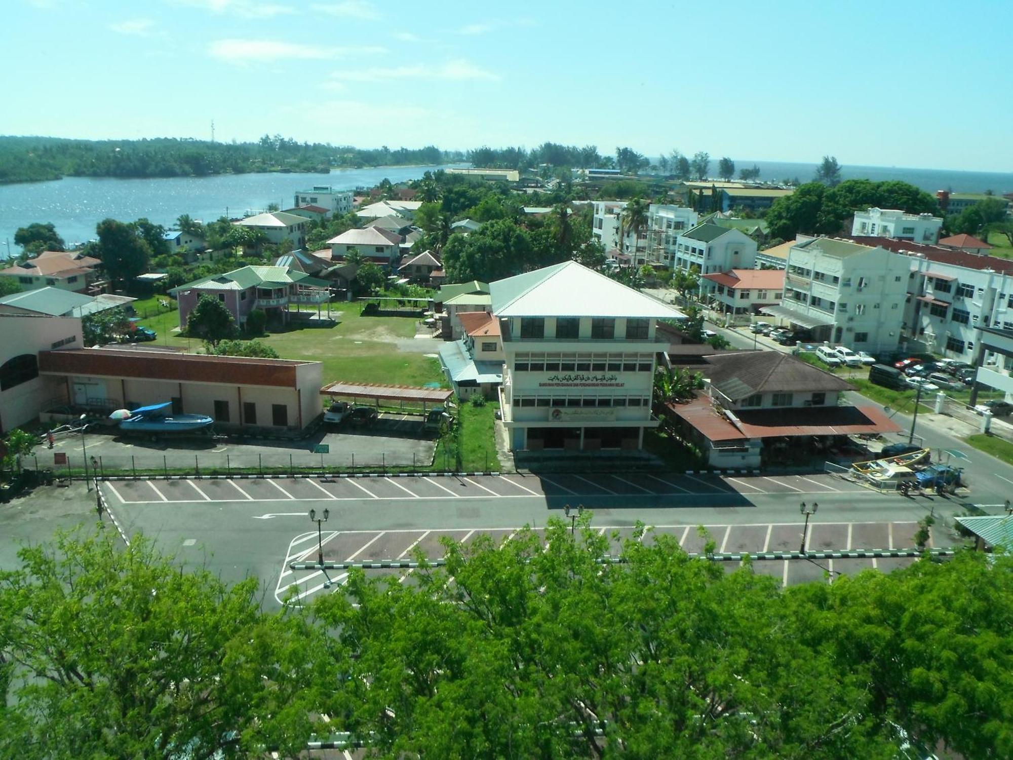 Keoja Hotel Kuala Belait Exterior photo